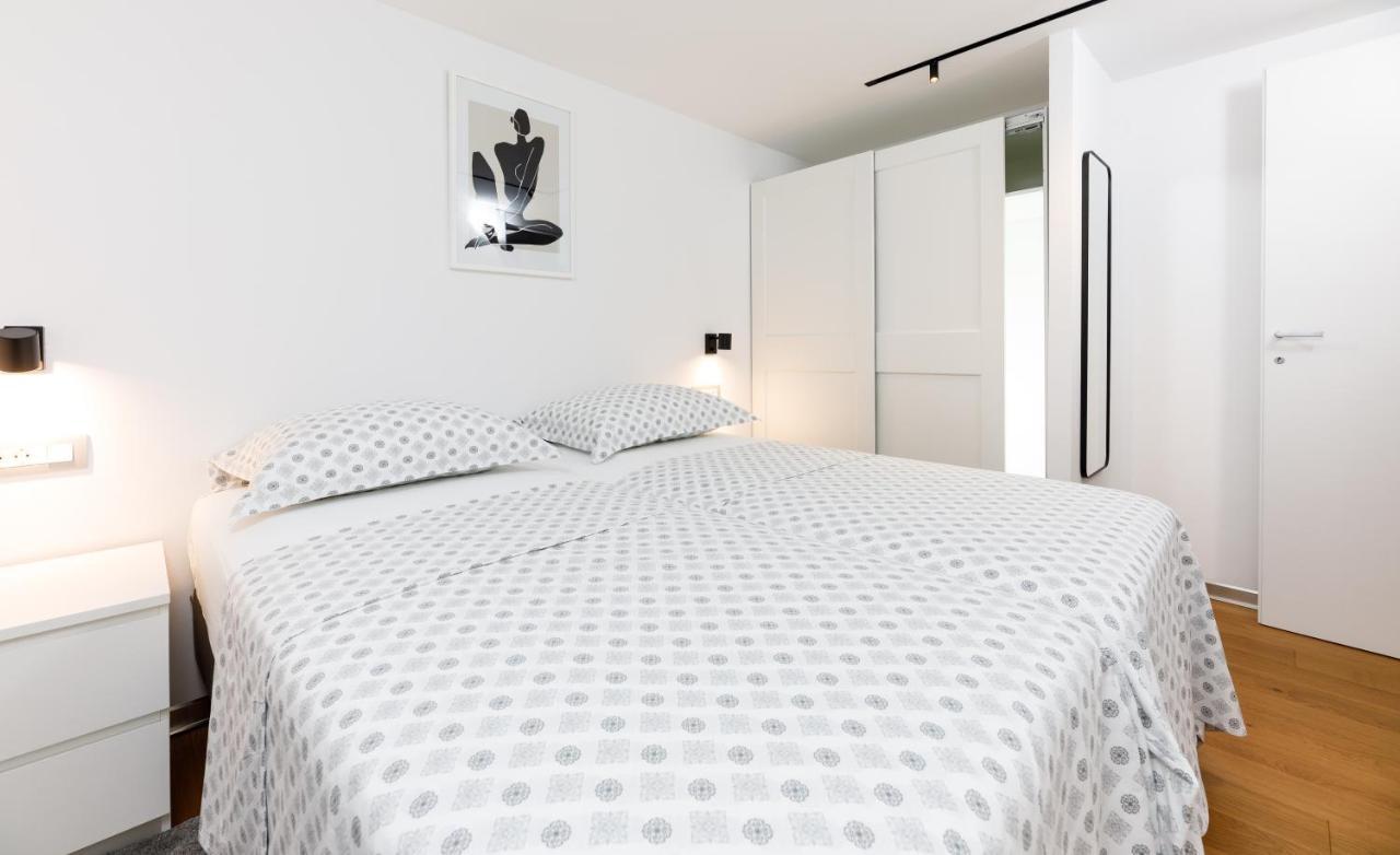Stylish City Apartment Спліт Екстер'єр фото